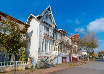 Kınalıada’da Görülmesi Gereken Tarihi Mekanlar ve Eşsiz Yapılar