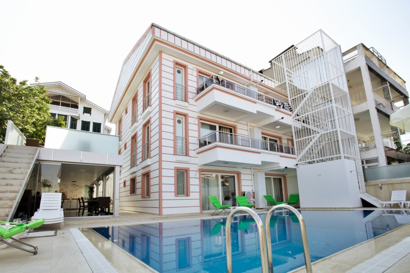 Kinaliada Havuzlu Oteller 1