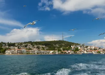 Kızıl Toprakları ve Adına Yaraşır Güzelliği İle Kınalıada